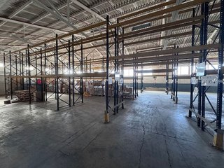 Nave industrial en alquiler en Les Planes en Sant Joan Despí