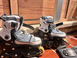 Patines niño T. 33-36 + protecciones