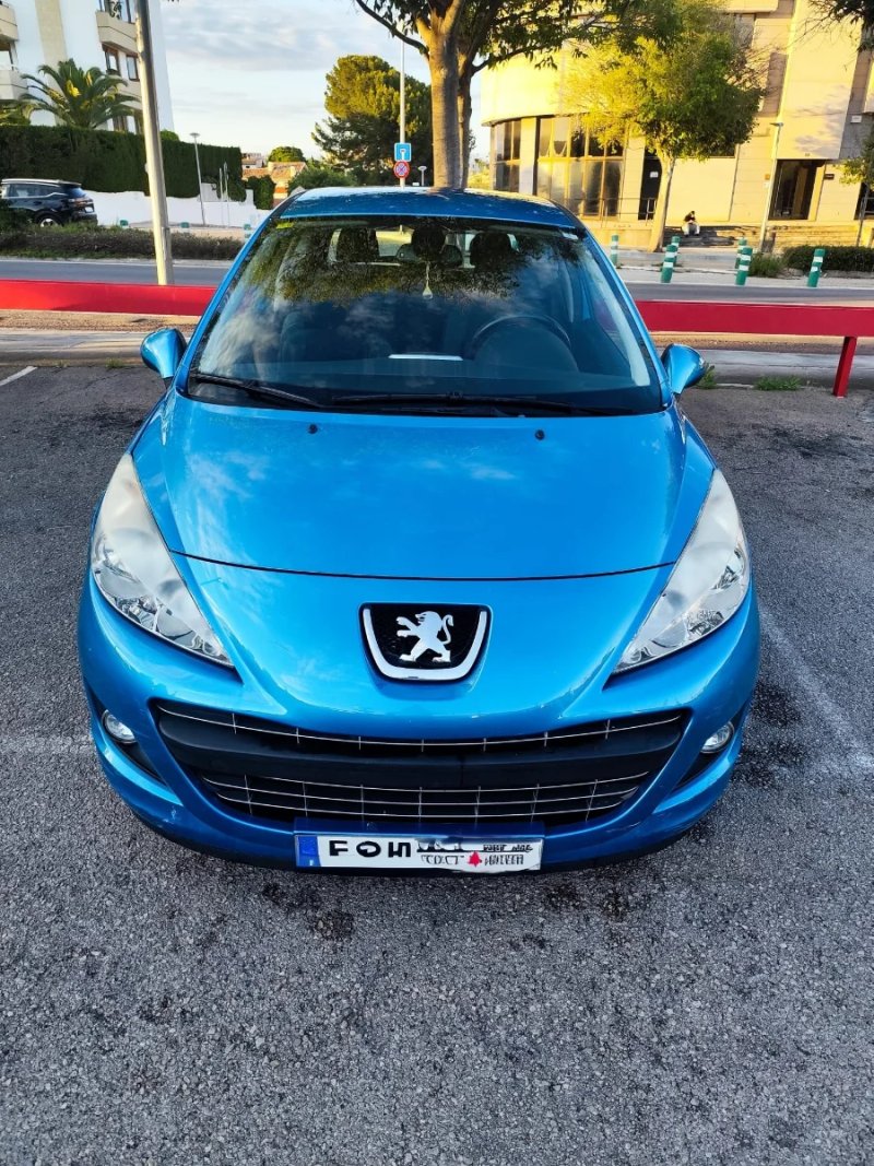 Peugeot 207 2011 - foto 1