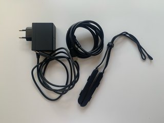 Nintendo Switch OLED + 3 juegos (Persona 5 Royal)