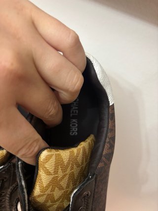 Tenis Michael Kors Marrón y Dorado