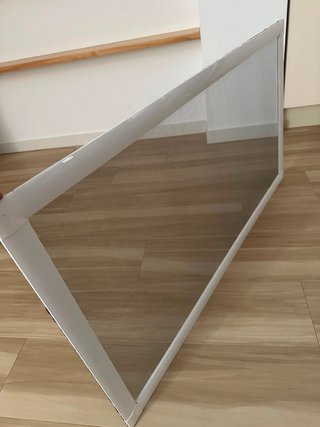 Mosquitera para ventana blanca. 121 x 66,5 cm