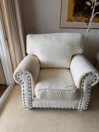 Sofá i sillón de tela beige y blanco ...