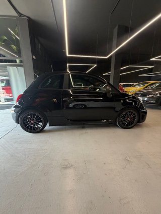 Abarth 695 2022