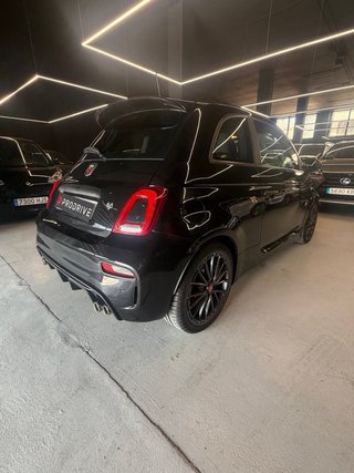 Abarth 695 2022