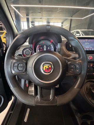 Abarth 695 2022