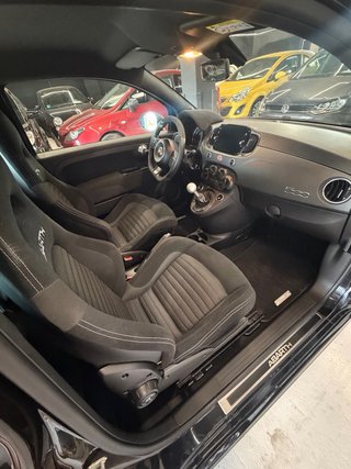 Abarth 695 2022