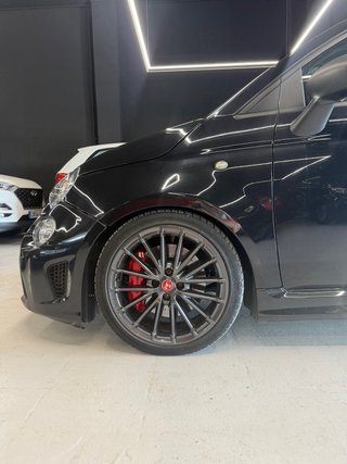 Abarth 695 2022