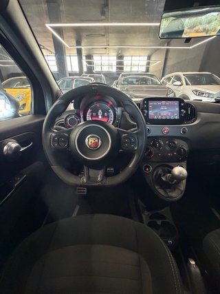 Abarth 695 2022