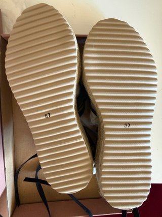 Sandalias de cuña Brownie negras y beige