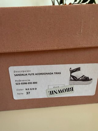 Sandalias de cuña Brownie negras y beige