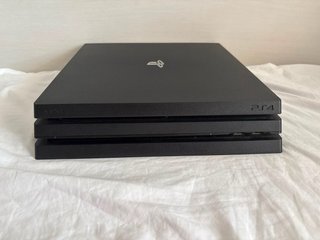 PS4 Pro 1TB + Spider-Man + Supporto + Controller