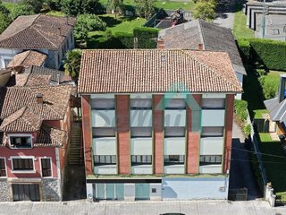 Edificio en venta en Piloña