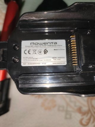 Aspiradora Escoba Rowenta RH98A9WO.Voltaje 25,6V