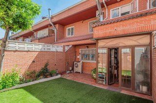 Casa adosada en venta en Cubas de la Sagra