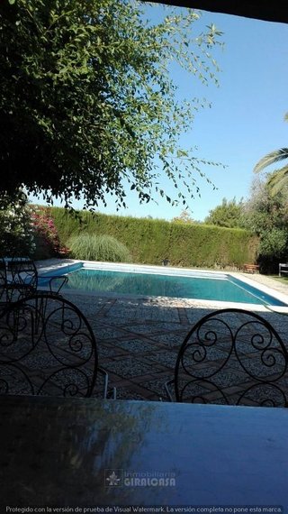 Chalet en venta en Carmona