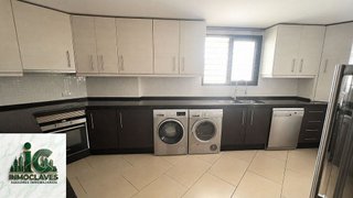 Casa adosada en venta en La Granja-La Colina-Los Pastores en Algeciras