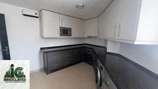 Casa adosada en venta en La Granja-La Colina-Los Pastores en Algeciras