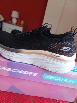 Zapatillas Skechers D'Lux Walker Memory Foam