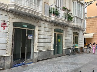 Local comercial en alquiler en Centro Histórico - Plaza España en Cádiz