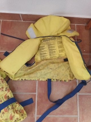 Chaleco salvavidas infantil amarillo