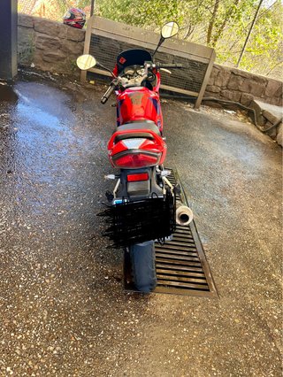 Honda CBR 125R Roja y Azul