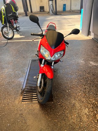 Honda CBR 125R Roja y Azul