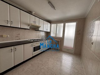 Piso en venta en Santa Cruz - Industria - Polígono Campollano en Albacete