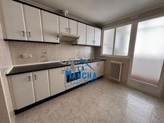 Piso en venta en Santa Cruz - Industria - Polígono Campollano en Albacete