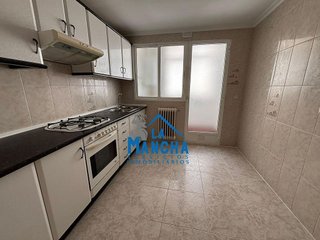 Piso en venta en Santa Cruz - Industria - Polígono Campollano en Albacete