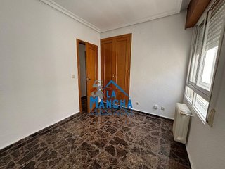 Piso en venta en Santa Cruz - Industria - Polígono Campollano en Albacete