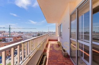 Piso en venta en La Caleta - La Viña en Cádiz