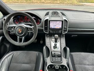 PORSCHE Cayenne GTS