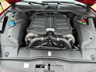 PORSCHE Cayenne GTS