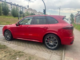 PORSCHE Cayenne GTS