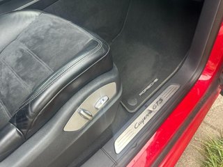 PORSCHE Cayenne GTS