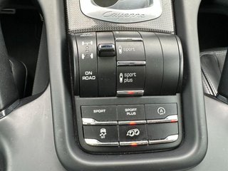 PORSCHE Cayenne GTS