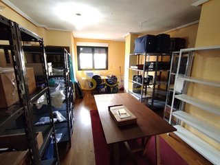 Oficina en venta en Las Eras de Renueva en León
