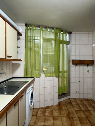 Piso en venta en Cuatro Caminos - Plaza de la Cubela en Coruña (A)