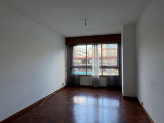 Piso en venta en Cuatro Caminos - Plaza de la Cubela en Coruña (A)