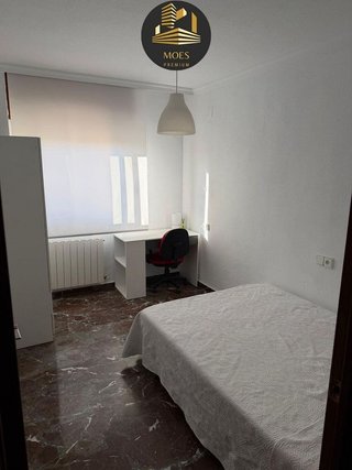 Piso en venta en Zona Hospital en Linares