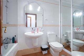 Piso en venta en Tres Huertas - El Torrejón - El Cerezo en Sevilla