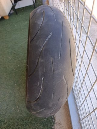 Cubierta de moto Michelin pilop power 180/55zp17