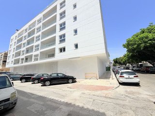 Local comercial en venta en Puerto - Plaza de Toros en Estepona