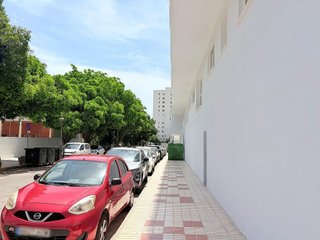 Local comercial en venta en Puerto - Plaza de Toros en Estepona