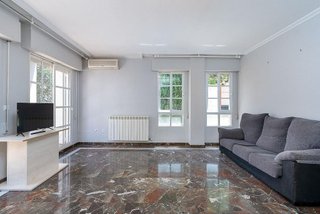 Piso en venta en Bola de Oro - Serrallo en Granada