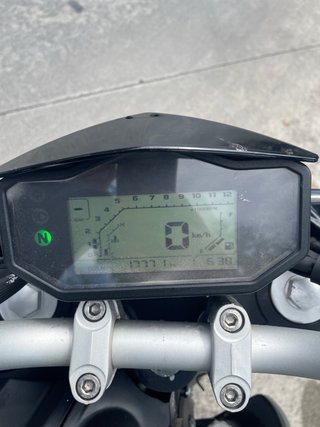 Keeway RKF 125 Negra y Amarilla