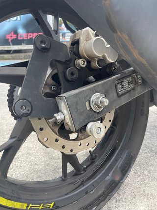 Keeway RKF 125 Negra y Amarilla