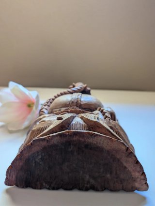 Figura de Ganesha tallada en madera (25 cm)