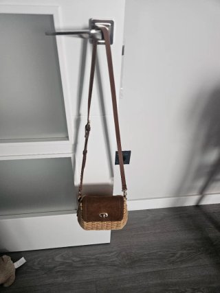 Bolso de mano tejido beige y marrón